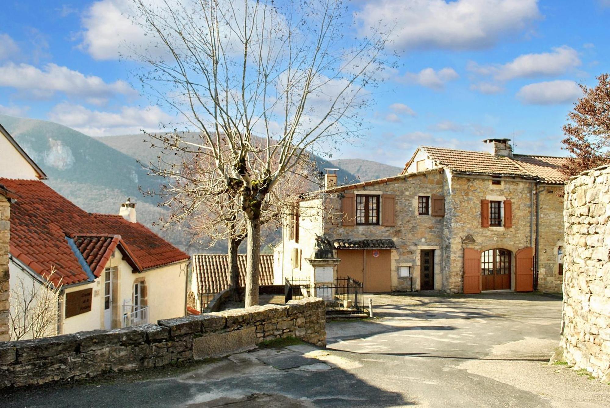 Maison Pittoresque A Mostuejouls Avec Vue Sur La Montagne Екстер'єр фото